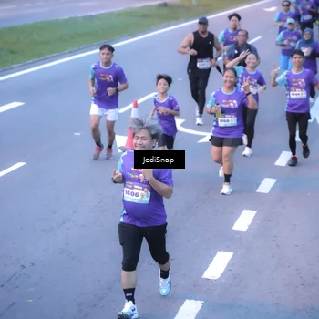 Runner Photo 8241004