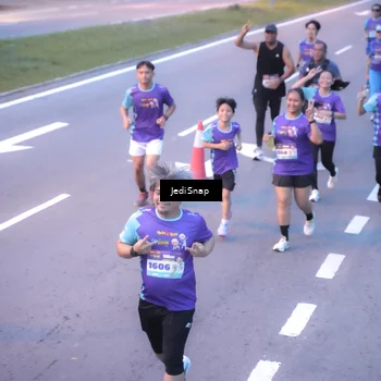 Runner Photo 8241006
