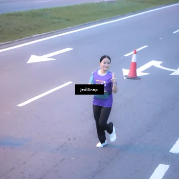 Runner Photo 8241046