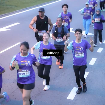Runner Photo 8241063