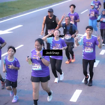 Runner Photo 8241066