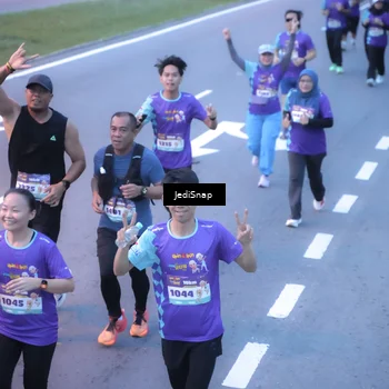 Runner Photo 8241085