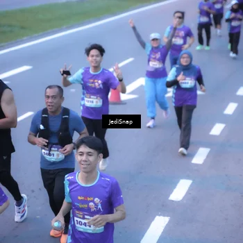 Runner Photo 8241090