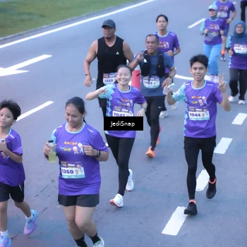 Runner Photo 8241098