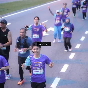 Runner Photo 8241101