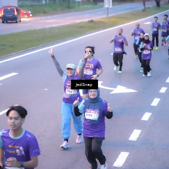 Runner Photo 8241117