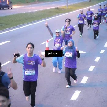 Runner Photo 8241121