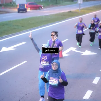 Runner Photo 8241135