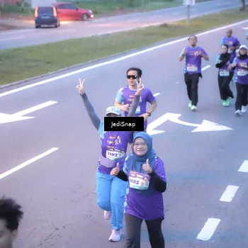 Runner Photo 8241138
