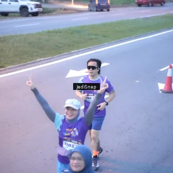 Runner Photo 8241158