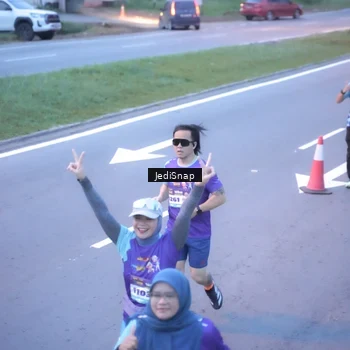 Runner Photo 8241163