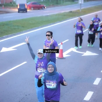Runner Photo 8241184