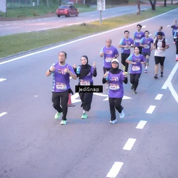 Runner Photo 8241185