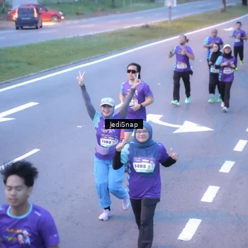 Runner Photo 8241287