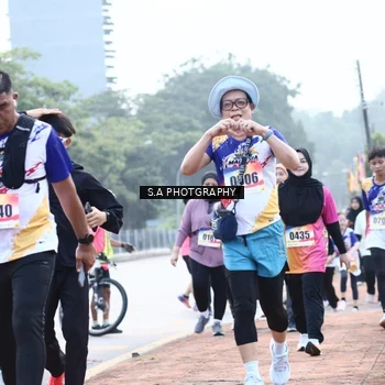 Runner Photo 8242000
