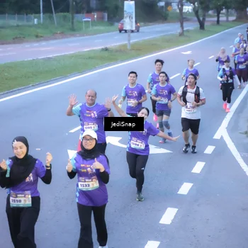 Runner Photo 8242512
