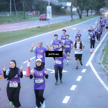Runner Photo 8242515