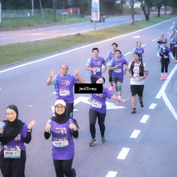 Runner Photo 8242516