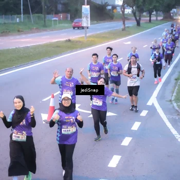 Runner Photo 8242527
