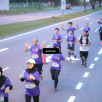 Runner Photo 8242547