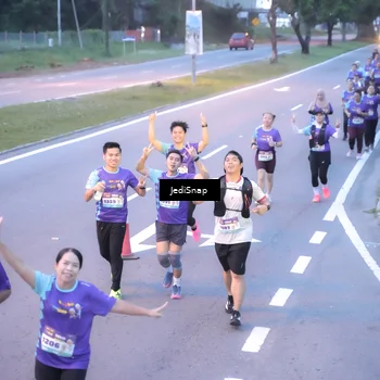 Runner Photo 8242553