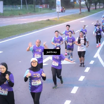 Runner Photo 8242561