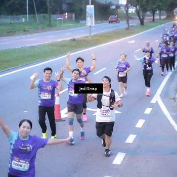 Runner Photo 8242564