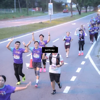 Runner Photo 8242571