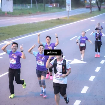 Runner Photo 8242583