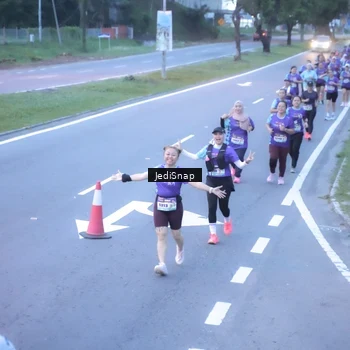 Runner Photo 8242699