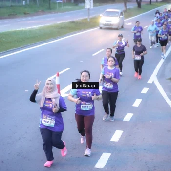 Runner Photo 8242743