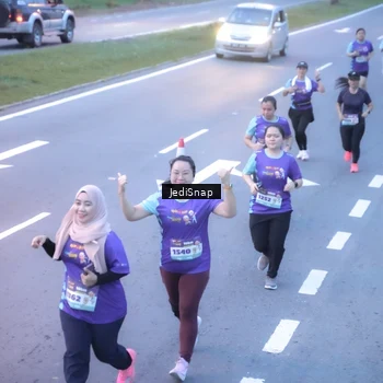 Runner Photo 8242756