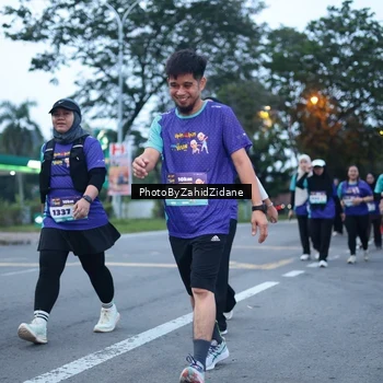 Runner Photo 8242757