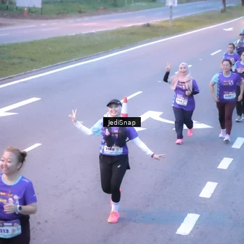 Runner Photo 8242764
