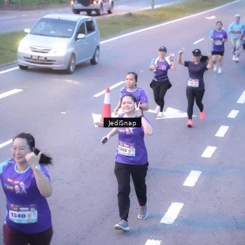 Runner Photo 8242780