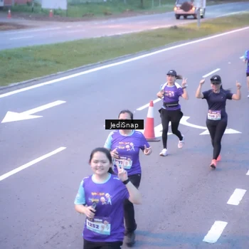 Runner Photo 8242798