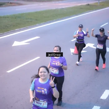 Runner Photo 8242810