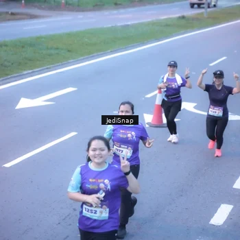 Runner Photo 8242821