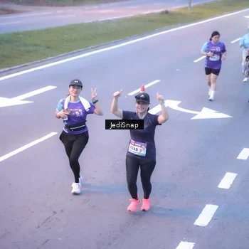 Runner Photo 8242839