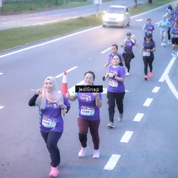 Runner Photo 8242850