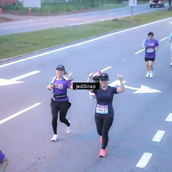 Runner Photo 8242858