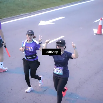 Runner Photo 8242890