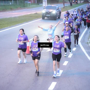 Runner Photo 8242904