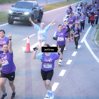 Runner Photo 8242921