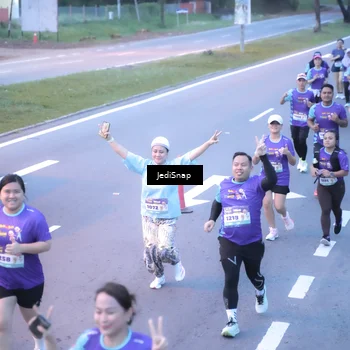 Runner Photo 8242939