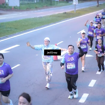 Runner Photo 8242943
