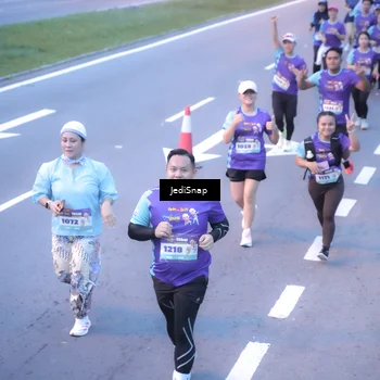 Runner Photo 8242957