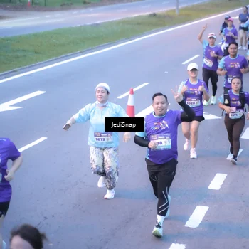 Runner Photo 8242965