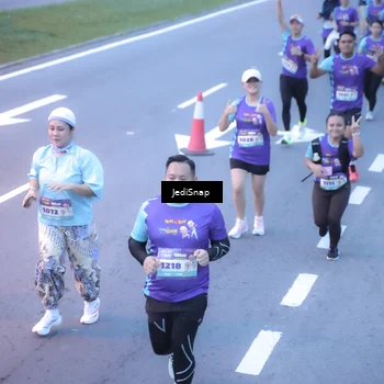 Runner Photo 8242969