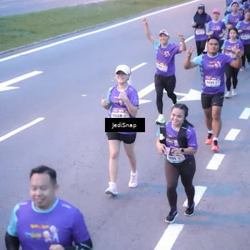 Runner Photo 8243001